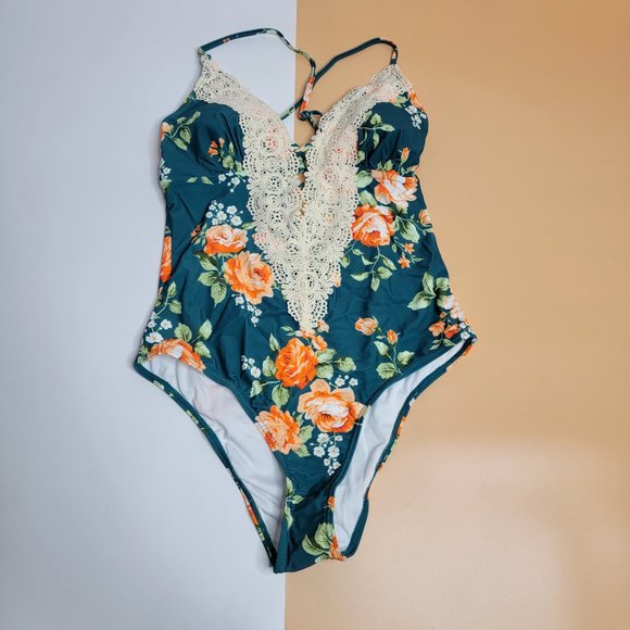 CUPSHE Women's Ladies Vintage Lace Bikini Sets Beach Swimwear size Large NWT - Picture 1 of 14